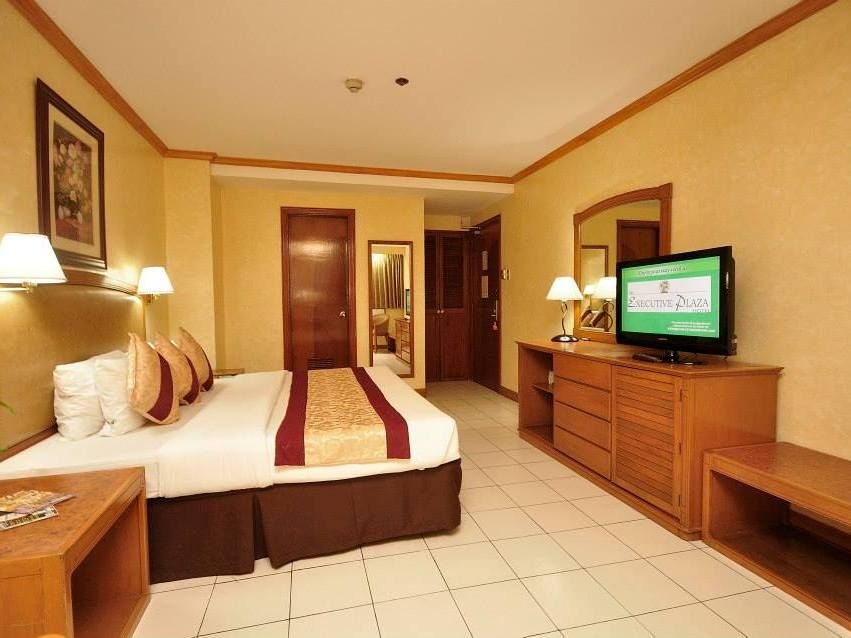 Executive Plaza4