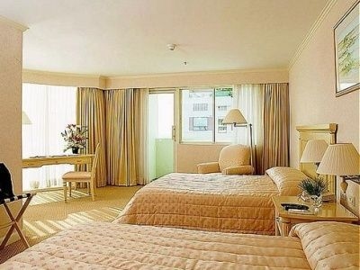 Oxford Suites2