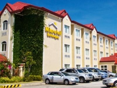 Microtel Inn And Suites Batangas0