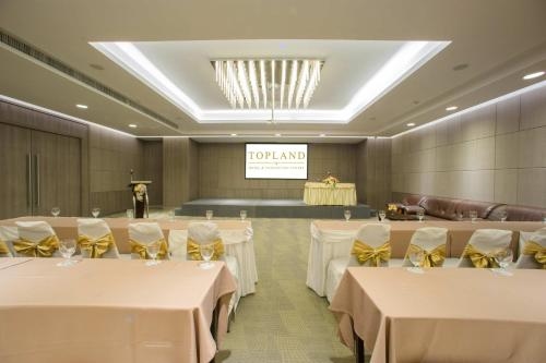 โรงแรมท็อปแลนด์ (Topland Hotel)3