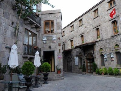 Assos Kervansaray1