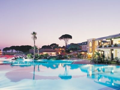 Pine Beach Club1