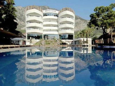 Catamaran Resort0