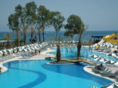 Maxim Resort1