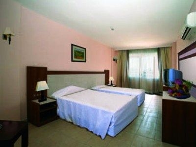 Aral Hotel Side3