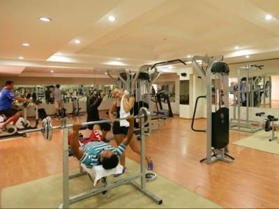 Queen's Park Resort2
