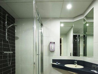Holiday Inn Express Bfs Queen's Quarter3