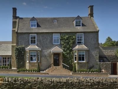 Dormy House0