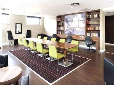 Hampton by Hilton Exeter Airport3