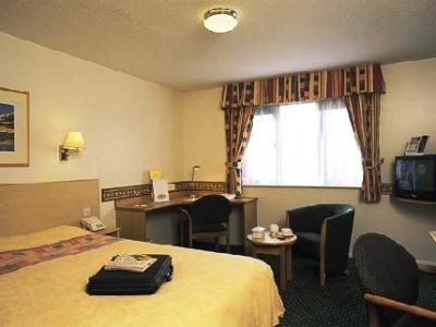 Days Inn Fleet1