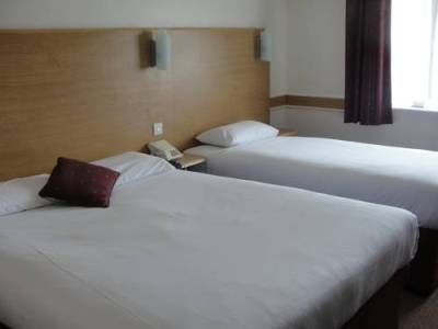 Days Inn Warwick South3