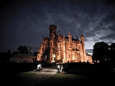 Oakley Court0