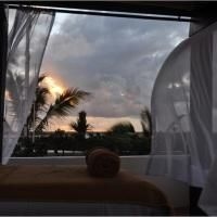 Grand Oasis Sens1