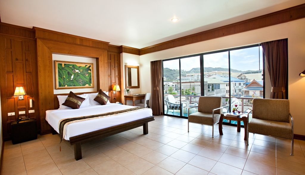 โรงแรมซีแอนด์เอ็น (C & N Hotel Patong Phuket)1