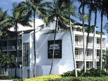 THE HOTEL CAIRNS0