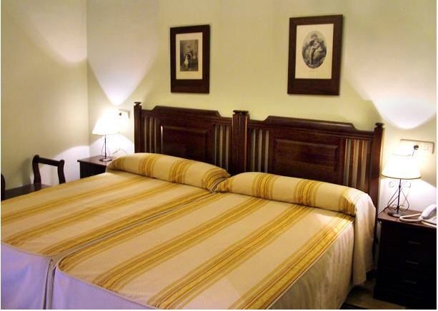 HOTEL MARIA DE MOLINA1