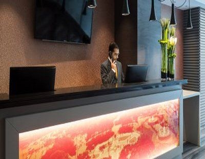 Catalonia Square Hotel1