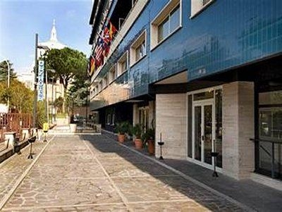 Oly Hotel Rome0