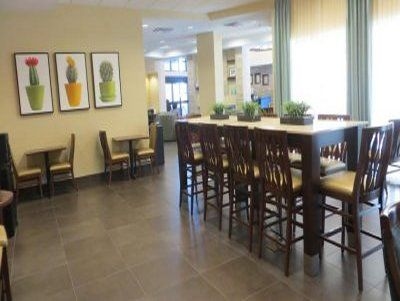 Days Inn and Suites Hotel4