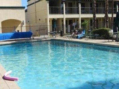 Days Inn and Suites Hotel2
