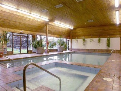 Ramada Lodge Hotel2