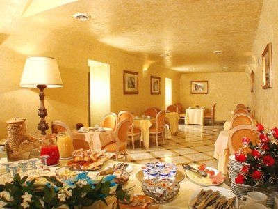 Champagne Garden Hotel0