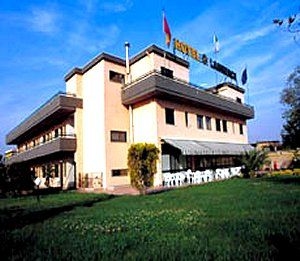 Laurence Hotel1