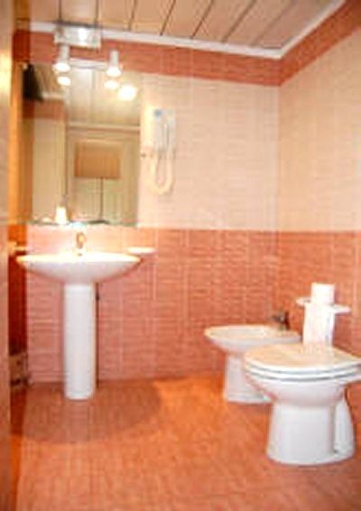 Laurence Hotel3