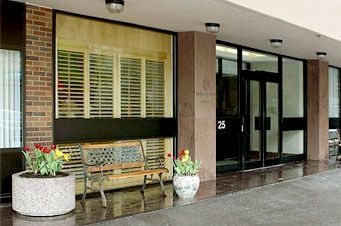 Embassy Hotel & Suites Ottawa0