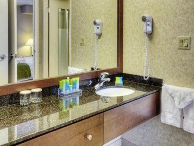 Radisson Suite Hotel Toronto Airport4