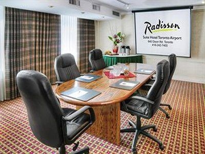 Radisson Suite Hotel Toronto Airport1