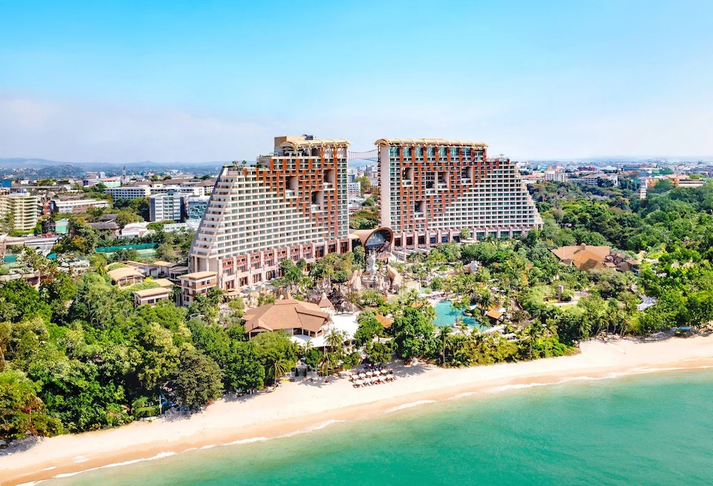 Centara Grand Mirage Beach Resort Pattaya0