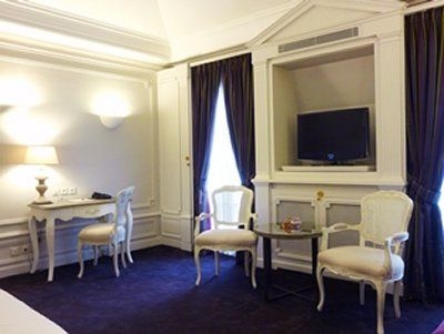 Royal Hotel Paris3