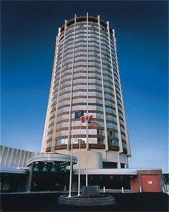 Crowne Plaza Chateau Lacombe0
