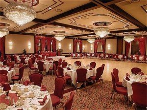 Crowne Plaza Chateau Lacombe4