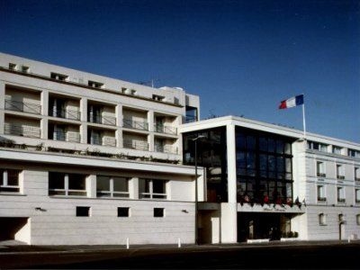 Atrium Suresnes Hotel0