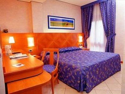 Paradise Hotel Bologna4