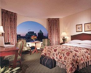 Marriott Chateau Champlain Hotel2
