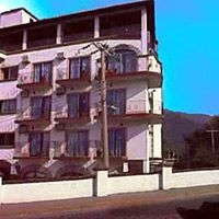 Encino Hotel4