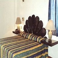 Encino Hotel2