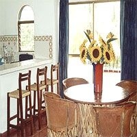 Encino Hotel1