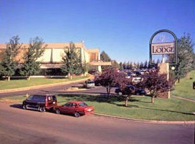 Lethbridge Lodge Hotel0