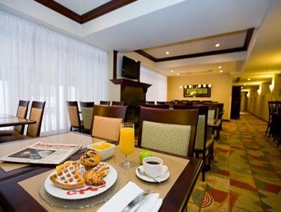 Marriott SpringHill Suites Old Montreal2