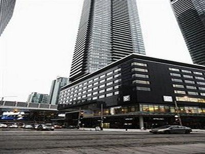 Le Germain Maple Leaf Square Toronto Hotel1
