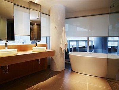 Le Germain Maple Leaf Square Toronto Hotel2