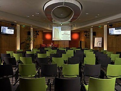 Pullman Paris La Defense Hotel1