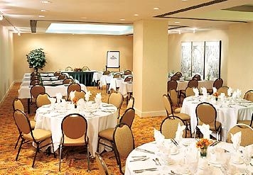 Renaissance Toronto Hotel Downtown4