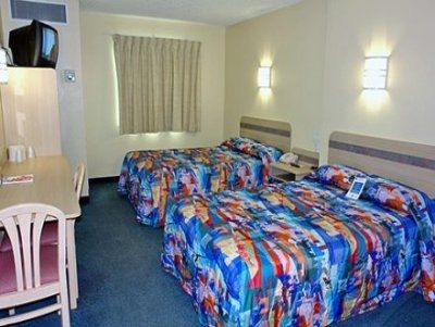 Motel 6 Universal Studios 10790