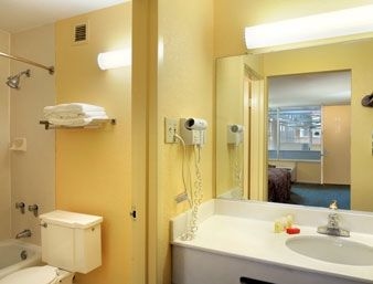 RAMADA MONTGOMERY1