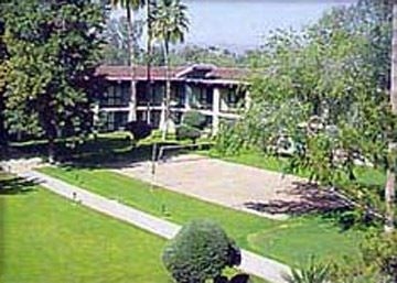 DAYS INN1